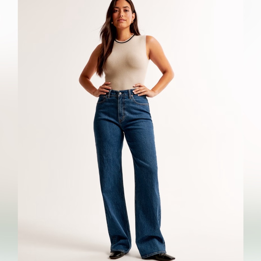Abercrombie Curve Love High Rise 90s Relaxed Jean